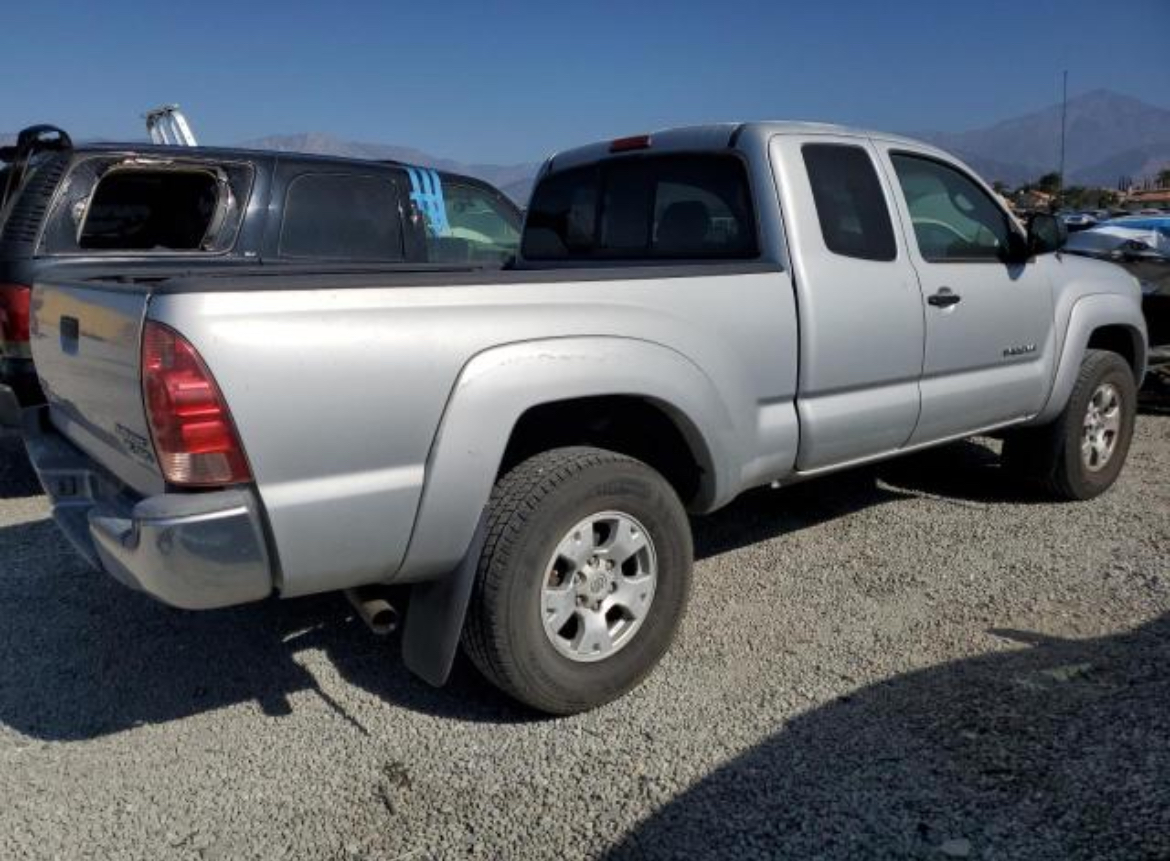 
								2005 Toyota Tacoma full									