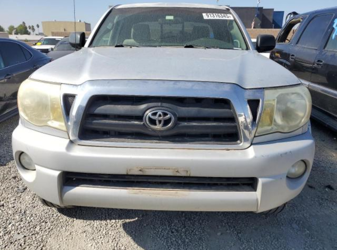 
								2005 Toyota Tacoma full									