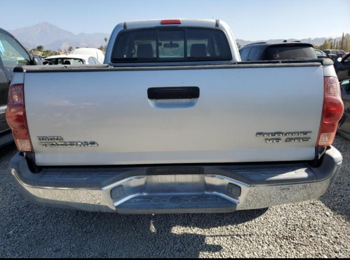 
								2005 Toyota Tacoma full									