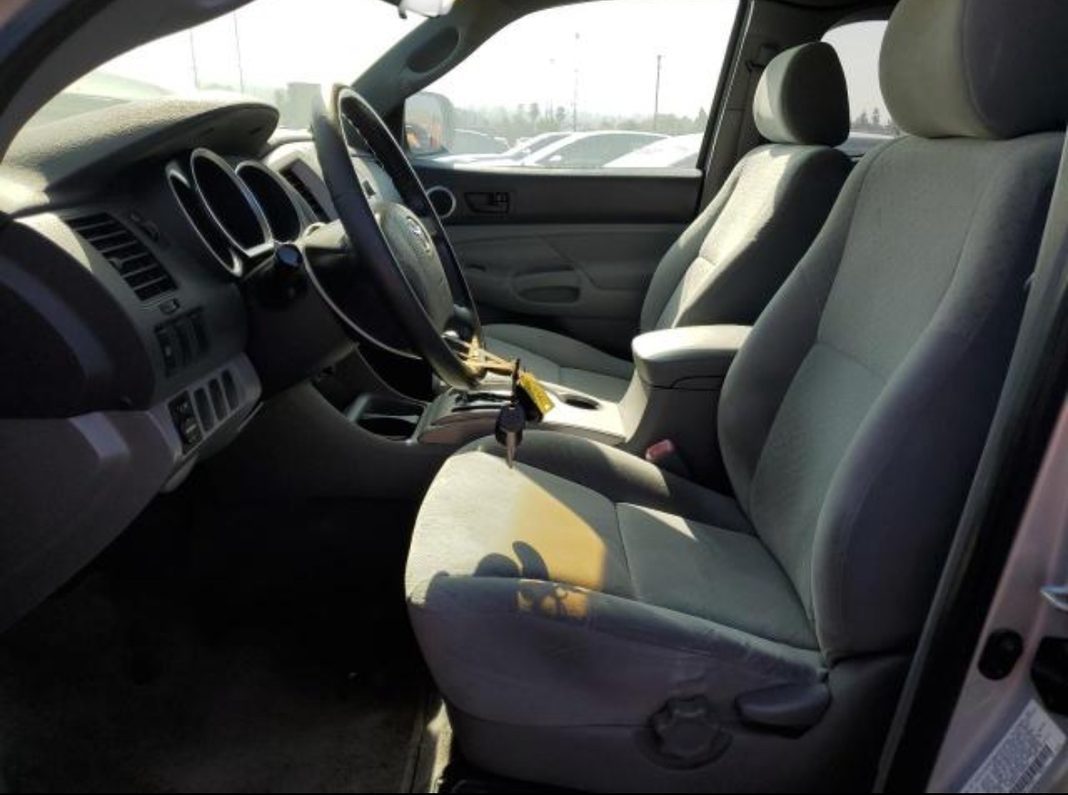 
								2005 Toyota Tacoma full									